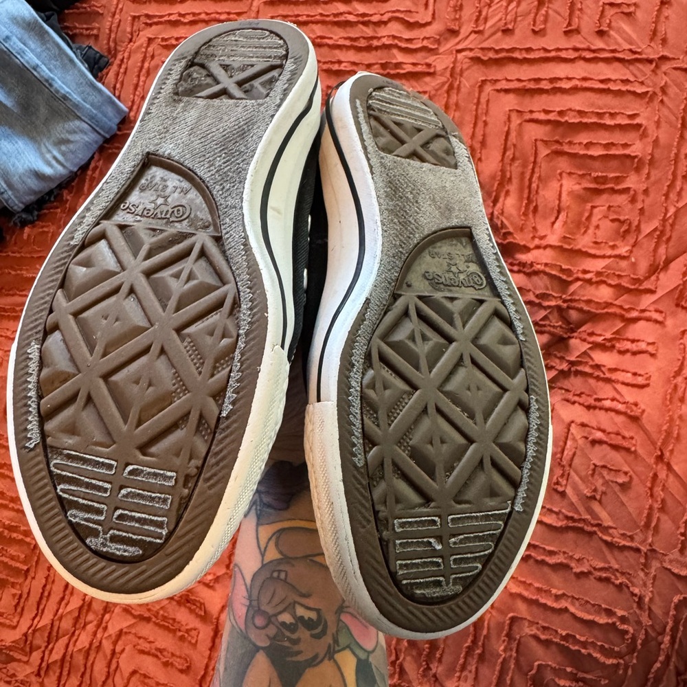 Converse - Picture 2 of 3